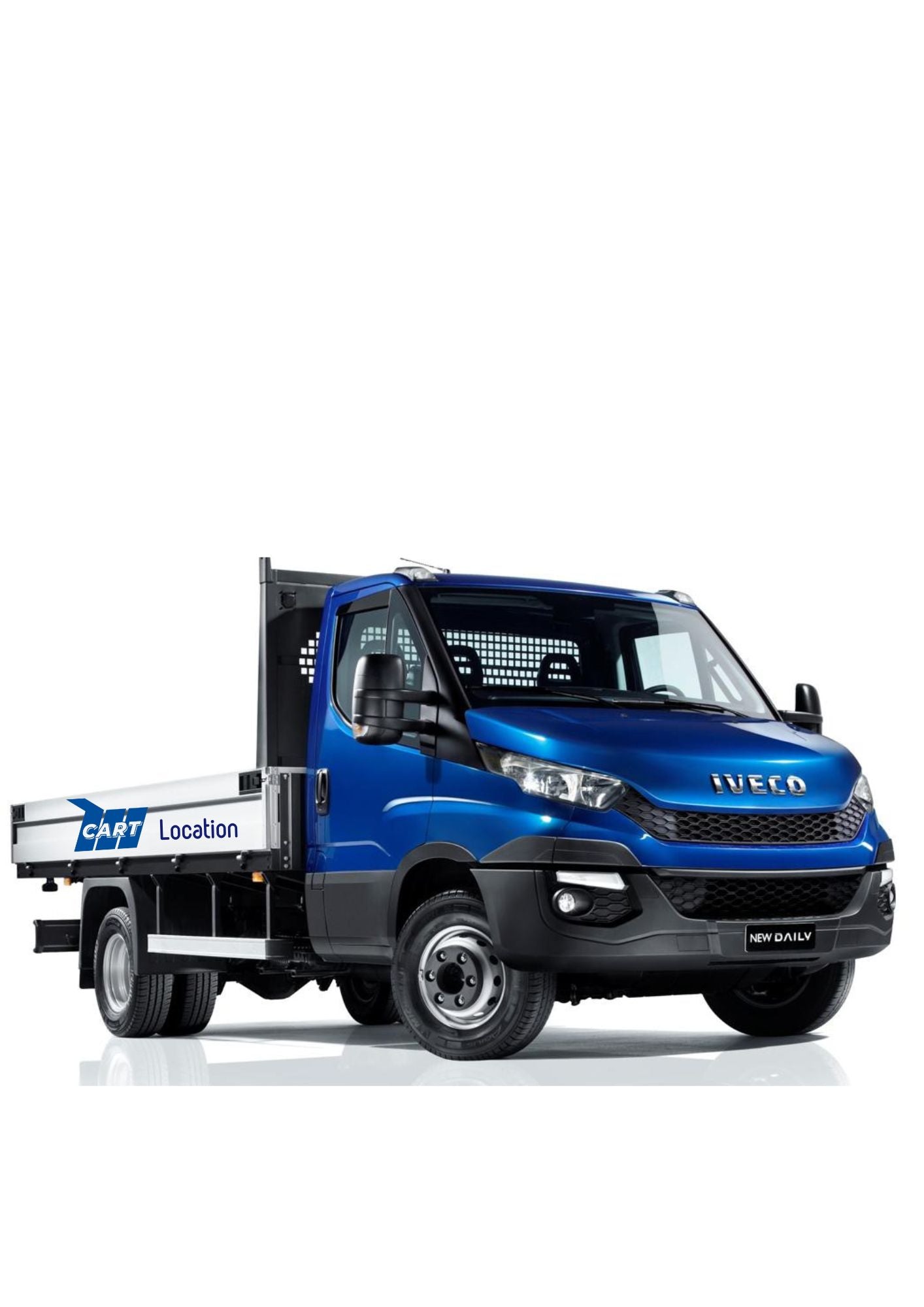 Camion IVECO VL à benne basculante, offrant une charge utile de 1,0 T et permettant le transport de petites équipes